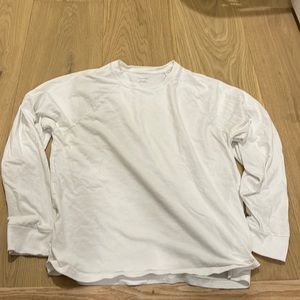 Large white everlane long sleeve crew T